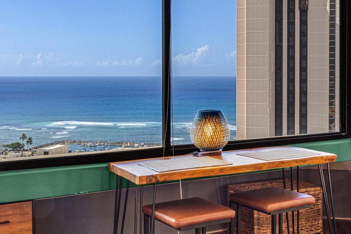 Ocean View Prime Location Surfer With Parking